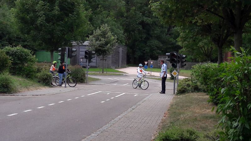 Mit dem Fahrrad unterwegs Schule